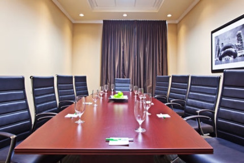 DoubleTree by Hilton Chicago Midway Airport, IL , IL 60638 near Midway International Airport View Point 11