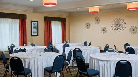 Holiday Inn Express Hotel & Suites Saginaw, an IHG Hotel , MI 48604 near MBS International Airport View Point 10