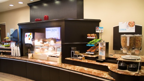 Holiday Inn Express Hotel & Suites Saginaw, an IHG Hotel , MI 48604 near MBS International Airport View Point 16