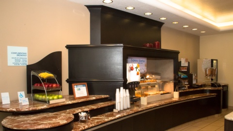 Holiday Inn Express Hotel & Suites Saginaw, an IHG Hotel , MI 48604 near MBS International Airport View Point 17