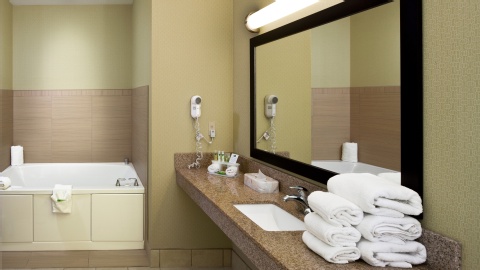 Holiday Inn Express Hotel & Suites Saginaw, an IHG Hotel , MI 48604 near MBS International Airport View Point 27