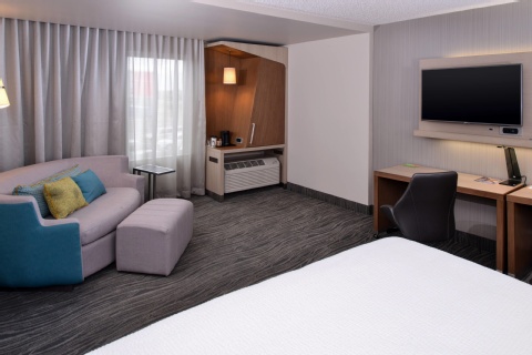 Courtyard by Marriott Saskatoon Airport , SK S7L 1S4 near Saskatoon John G. Diefenbaker International Airport View Point 23