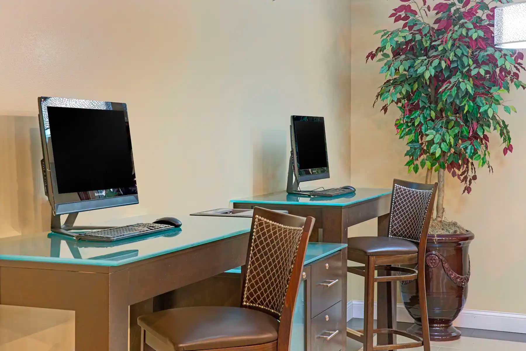 Ramada Plaza by Wyndham Charlotte Airport Conference Center , NC 28217 near Charlotte/douglas International Airport View Point 10