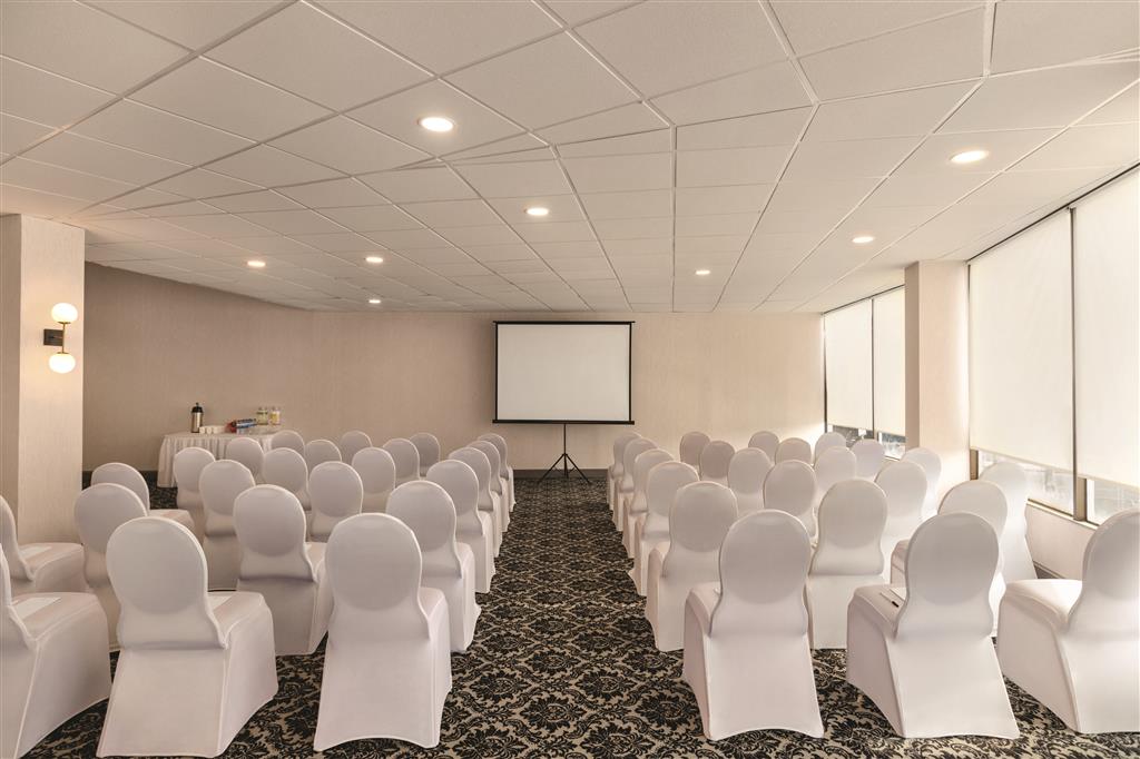 Holiday Inn Philadelphia Arpt-Stadium Area, an IHG Hotel , PA 19145 near Philadelphia International Airport View Point 2