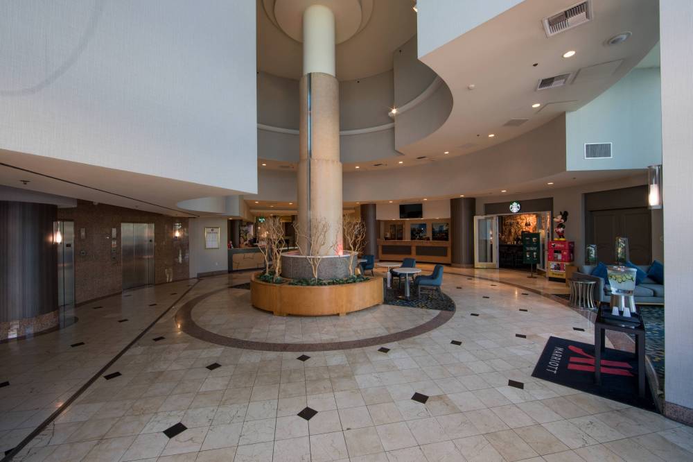 Anaheim Marriott Suites 10