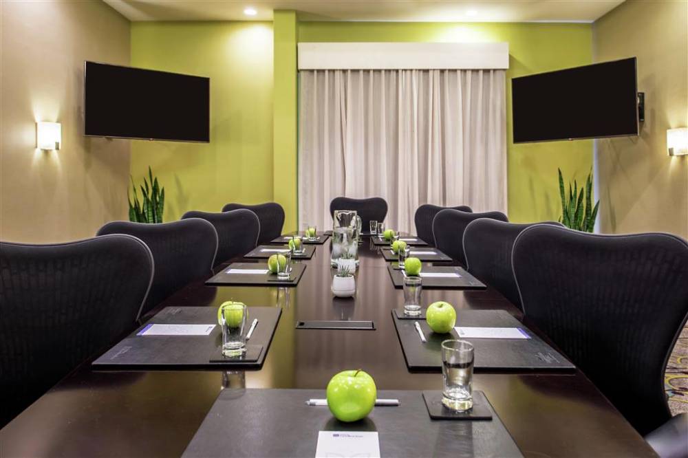 Hilton Garden Inn Jacksonville Downtown 7