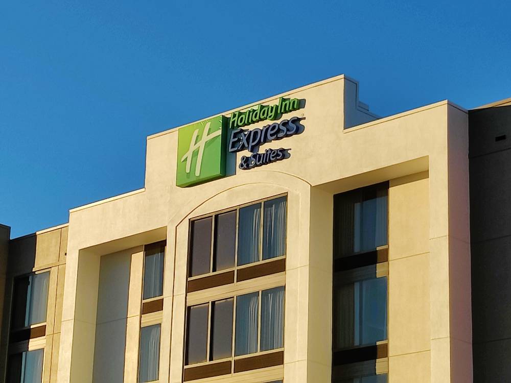 Holiday Inn Exp Stes Arpt Sout