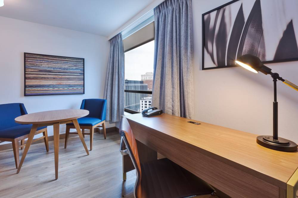 Hotel Indigo Downtown 5