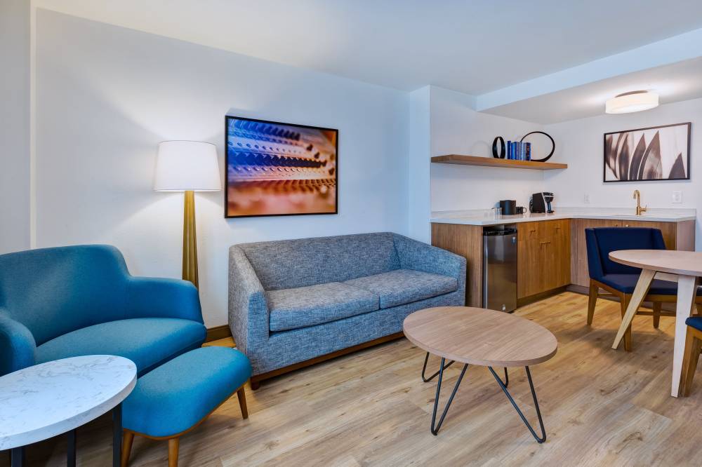 Hotel Indigo Downtown 8