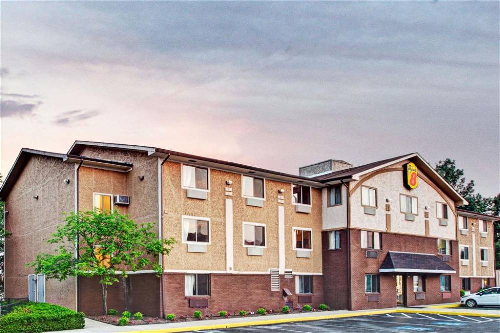 Super 8 By Wyndham Baltimore/essex Area