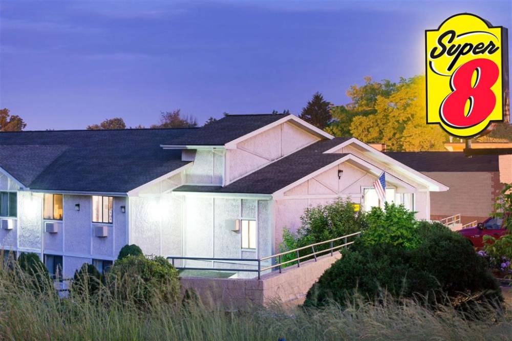 Super 8 By Wyndham Pittsburgh Airport/coraopolis Area